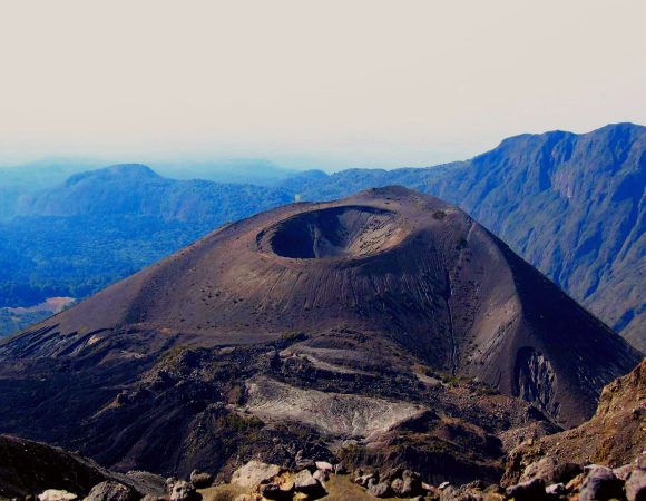 4 Days: Mt Meru Trekking
